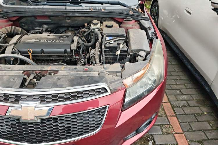 Used Chevrolet Cruze 2013 1.6L SE AT Engine Bay Left