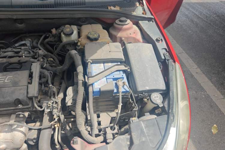 Used Chevrolet Cruze 2013 1.8L SE AT Engine Bay Left