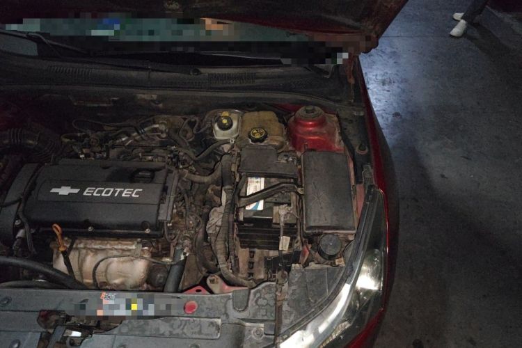 Used Chevrolet Cruze 2013 1.6L SL MT Engine Bay Left