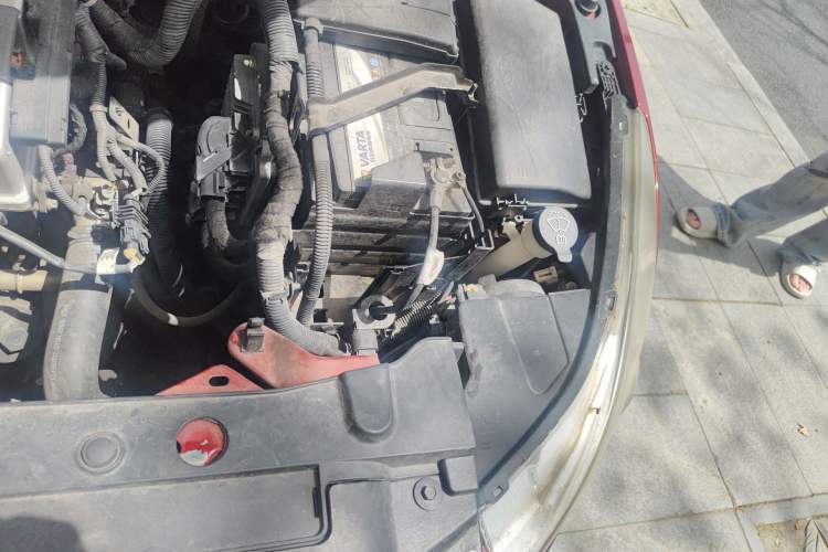 Used Chevrolet Cruze 2013 1.6L SL Grand Edition Manual Transmission Engine Bay Left