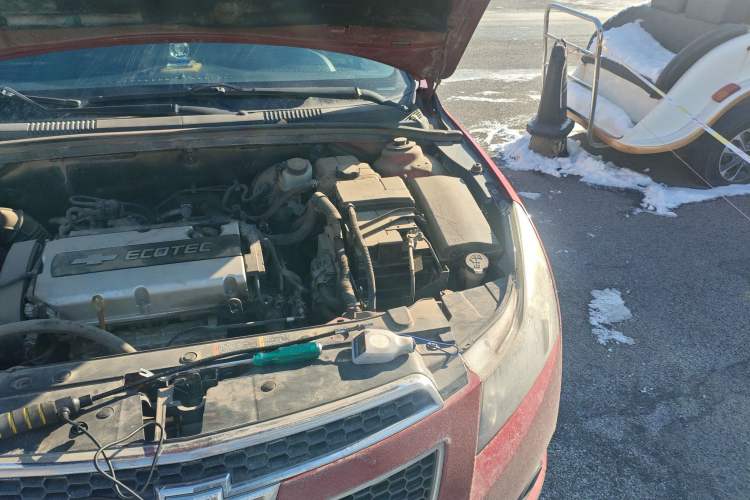 Used Chevrolet Cruze 2013 Hatchback 1.6L Manual Luxury Model Engine Bay Left