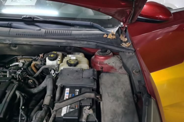 Used Chevrolet Cruze 2013 1.8L SX AT Engine Bay Left