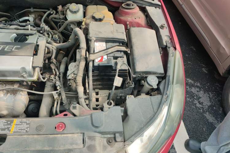 Used Chevrolet Cruze 2013 1.8L SE AT Engine Bay Left