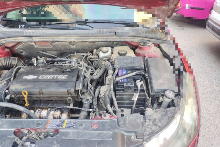 Used Chevrolet Cruze 2013 1.8L SE AT Engine Bay Left