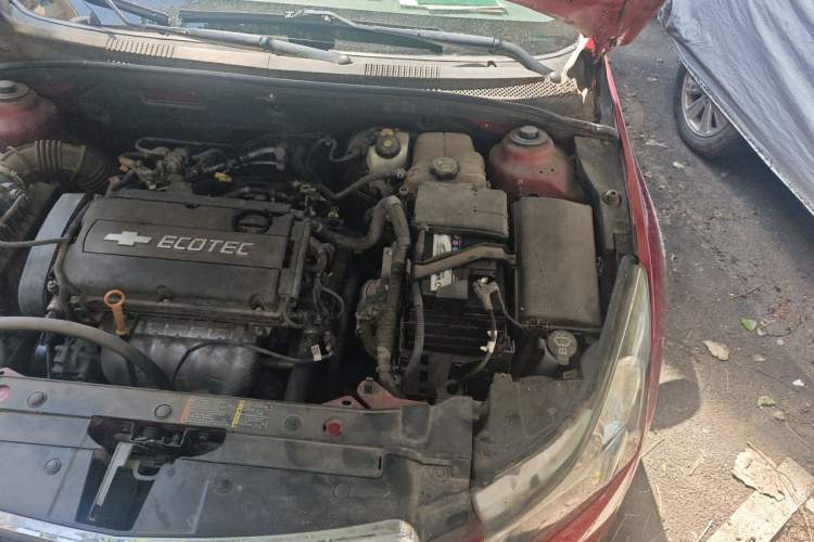 Used Chevrolet Cruze 2013 1.6L SE MT Engine Bay Left