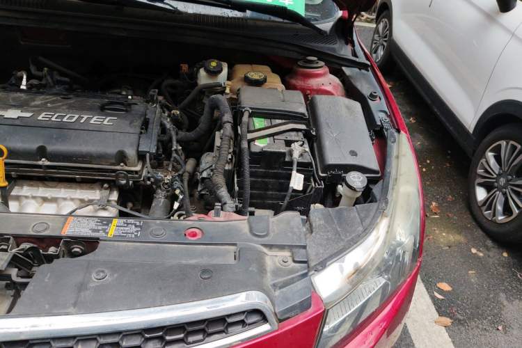 Used Chevrolet Cruze 2013 1.8L SE AT Engine Bay Left