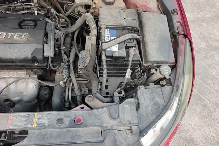 Used Chevrolet Cruze 2013 1.8L SE AT Engine Bay Left