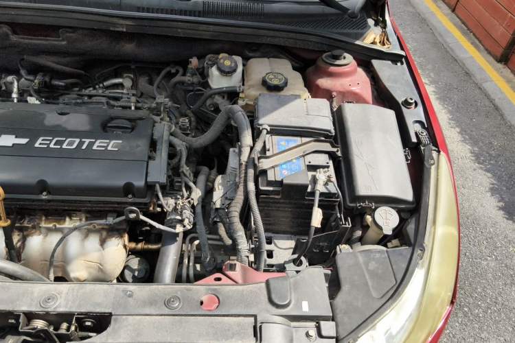 Used Chevrolet Cruze 2013 1.8L SE AT Engine Bay Left