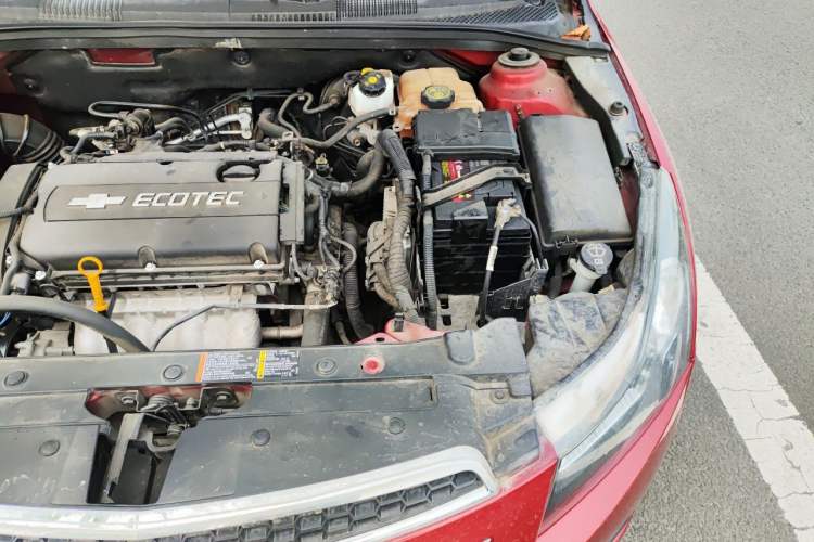 Used Chevrolet Cruze 2013 Hatchback 1.6L Manual Luxury Model Engine Bay Left