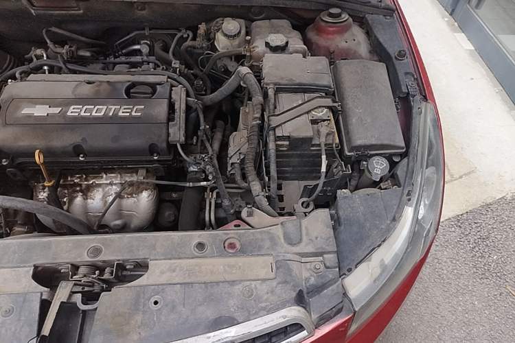 Used Chevrolet Cruze 2013 1.8L SE AT Engine Bay Left
