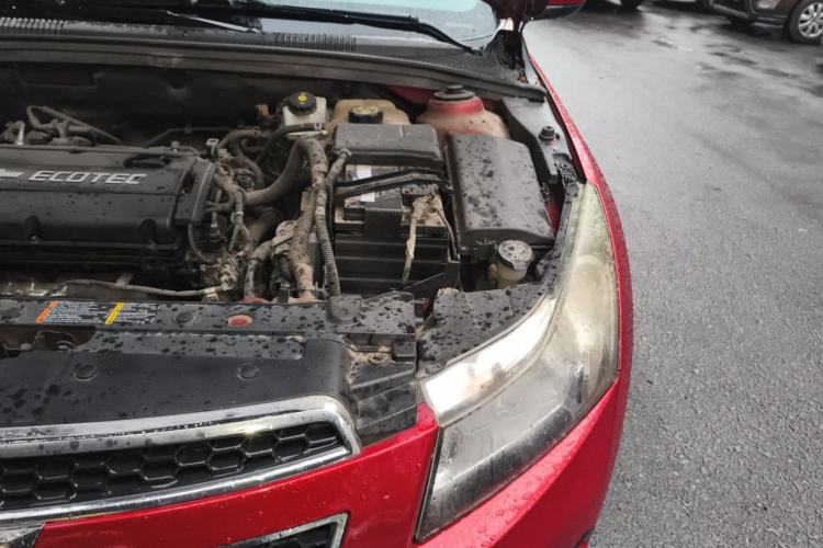 Used Chevrolet Cruze 2013 1.8L SE AT Engine Bay Left