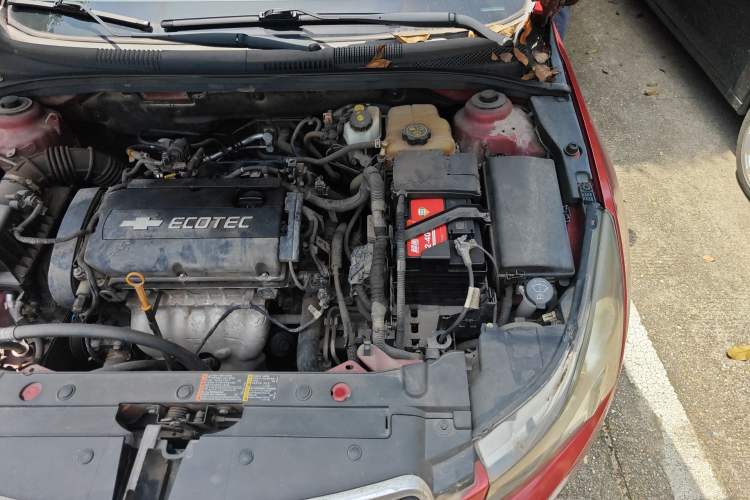 Used Chevrolet Cruze 2013 1.6L SE AT Engine Bay Left