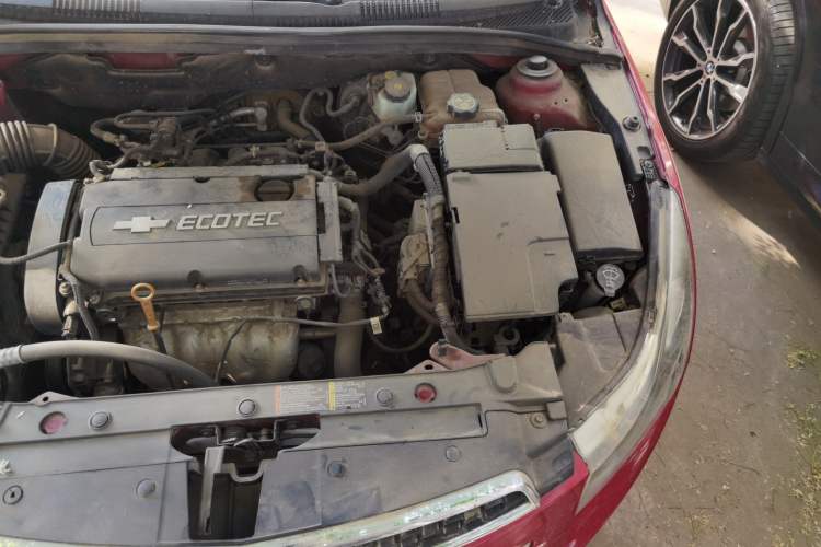 Used Chevrolet Cruze 2013 1.6L SL MT Engine Bay Left