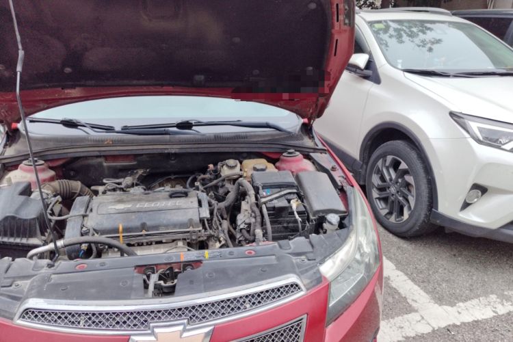 Used Chevrolet Cruze 2013 1.6L SE AT Engine Bay Left
