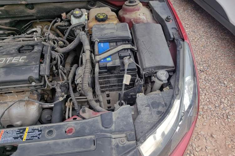 Used Chevrolet Cruze 2013 1.8L SE AT Engine Bay Left