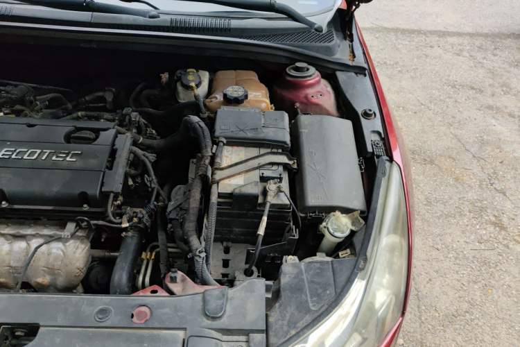 Used Chevrolet Cruze 2013 1.6L SE AT Engine Bay Left
