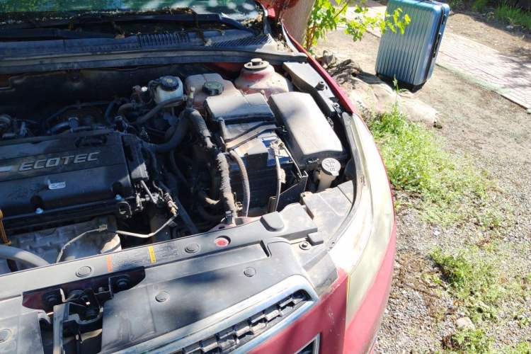 Used Chevrolet Cruze 2013 1.6L SE AT Engine Bay Left