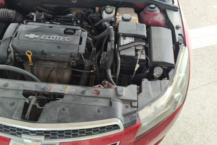 Used Chevrolet Cruze 2013 1.8L SE AT Engine Bay Left