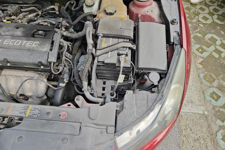 Used Chevrolet Cruze 2013 1.6L SE MT Engine Bay Left