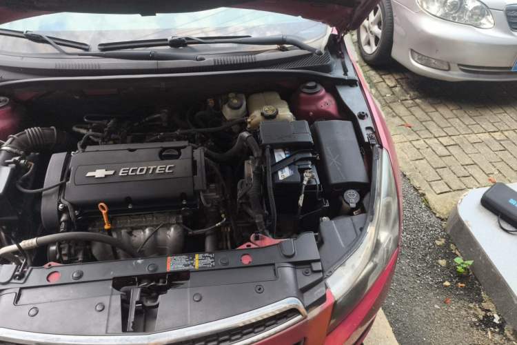Used Chevrolet Cruze 2013 1.6L SE AT Engine Bay Left
