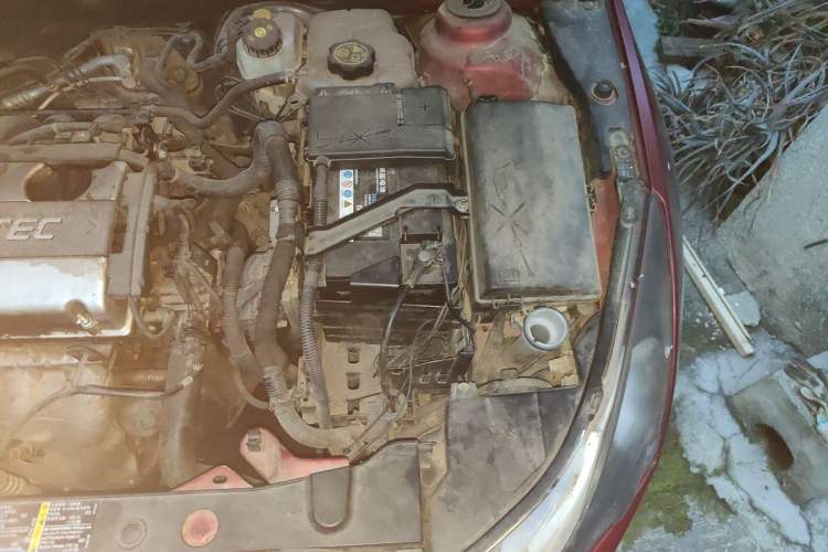 Used Chevrolet Cruze 2013 1.6L SL MT Engine Bay Left