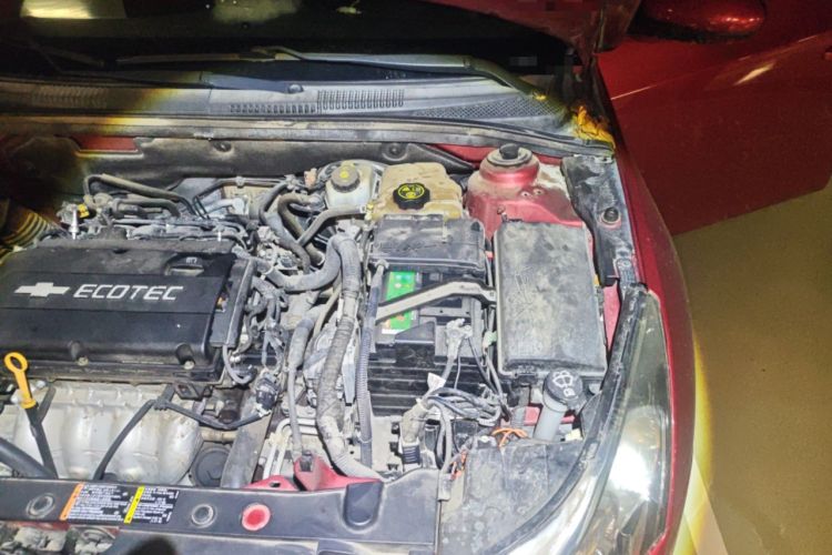 Used Chevrolet Cruze 2013 1.8L SE AT Engine Bay Left