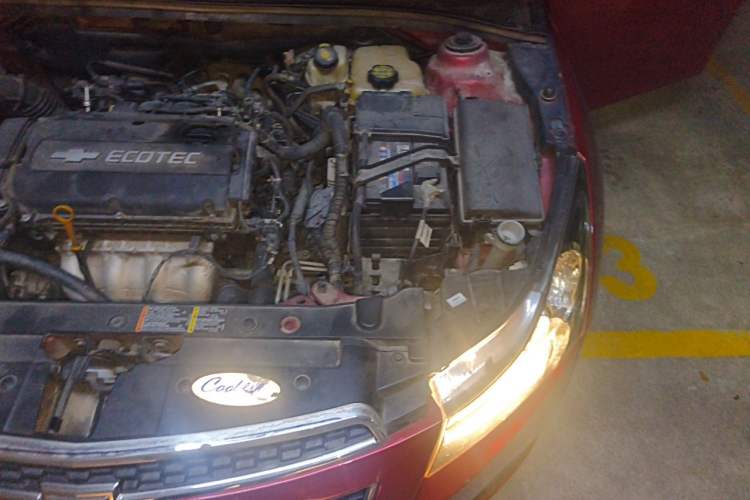 Used Chevrolet Cruze 2013 1.8L SE AT Engine Bay Left