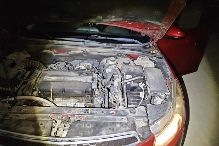 Used Chevrolet Cruze 2013 1.6L SL Grand Edition Manual Transmission Engine Bay Left