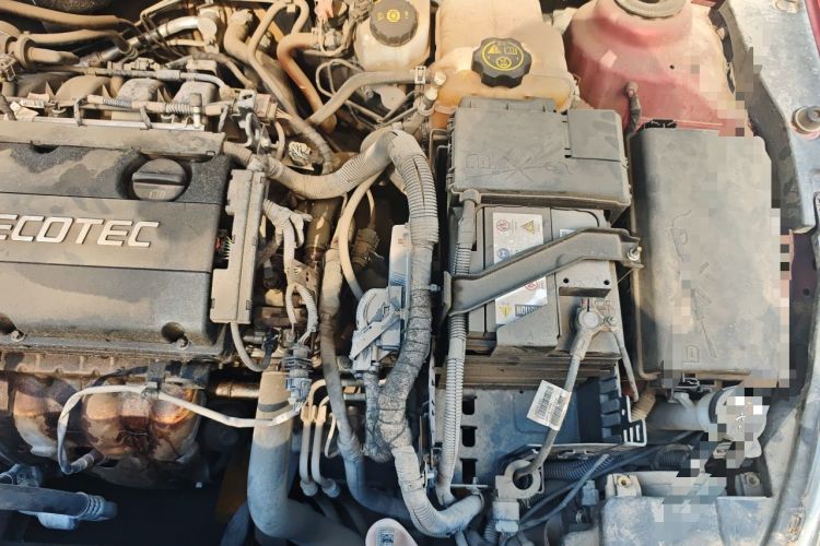 Used Chevrolet Cruze 2013 1.8L SE AT Engine Bay Left