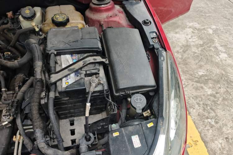Used Chevrolet Cruze 2013 1.8L SE AT Engine Bay Left