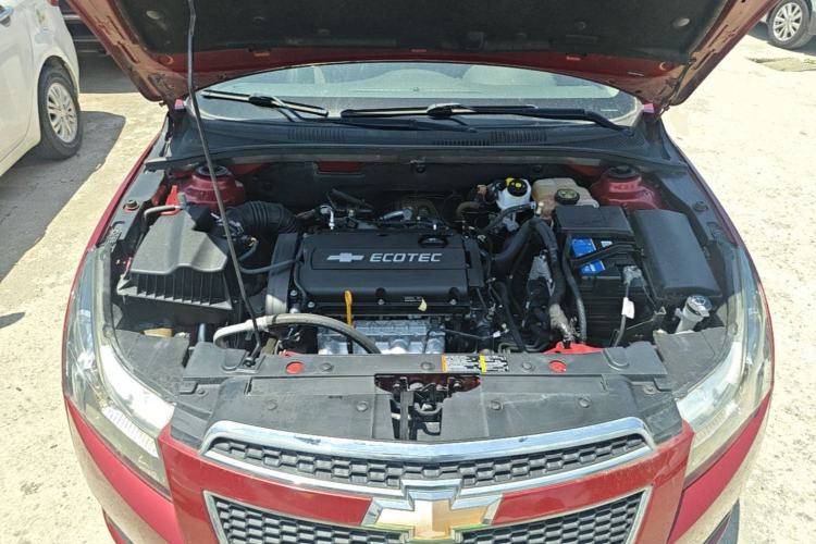 Used Chevrolet Cruze 2013 1.8L SE AT Engine Bay