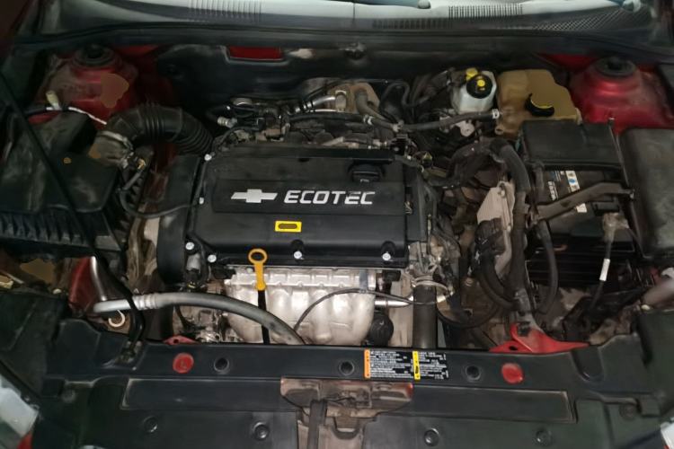 Used Chevrolet Cruze 2013 1.6L SL Sunroof Edition MT Engine Bay