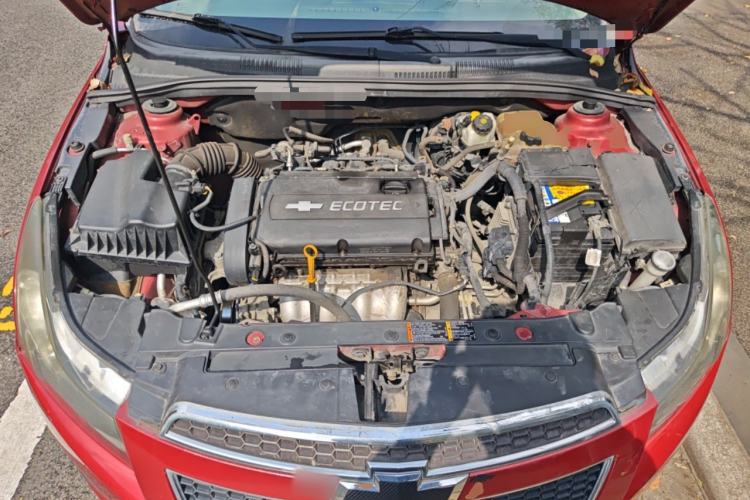Used Chevrolet Cruze 2013 1.8L SE AT Engine Bay