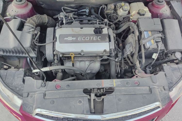 Used Chevrolet Cruze 2013 1.8L SE AT Engine Bay