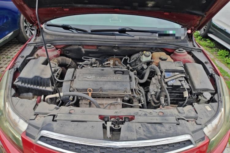 Used Chevrolet Cruze 2013 Hatchback 1.6L Manual Luxury Model Engine Bay