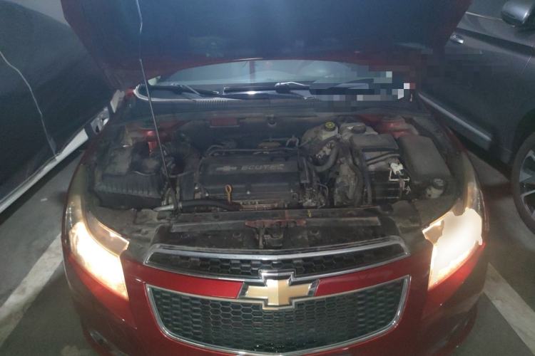 Used Chevrolet Cruze 2013 Hatchback 1.6L Manual Luxury Model Engine Bay