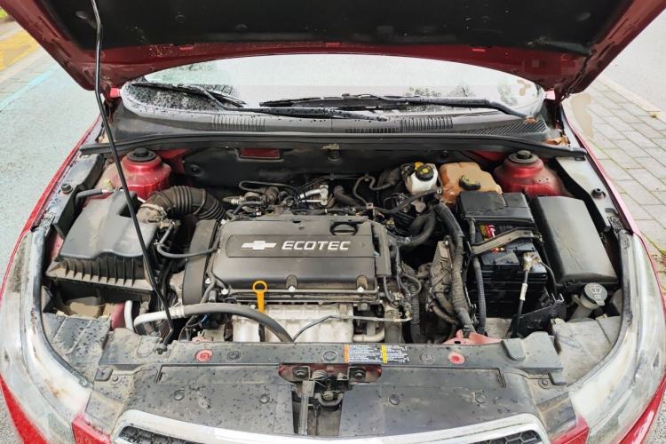 Used Chevrolet Cruze 2013 Hatchback 1.6L Manual Luxury Model Engine Bay