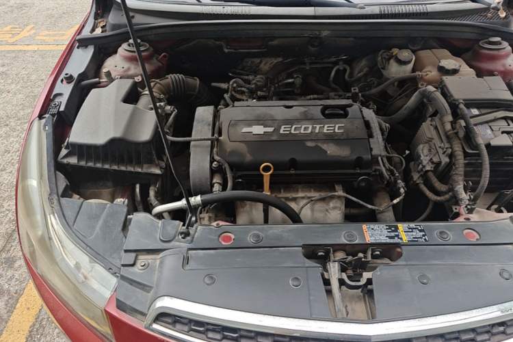 Used Chevrolet Cruze 2013 1.6L SE MT Engine Bay Right