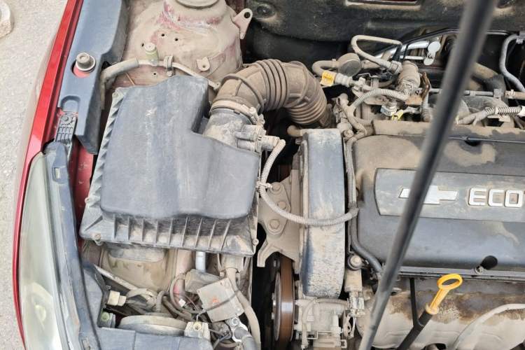 Used Chevrolet Cruze 2013 1.6L SL MT Engine Bay Right