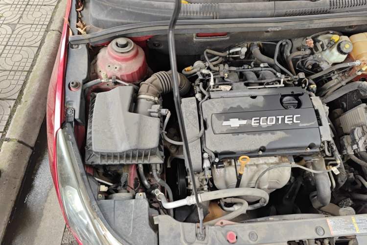 Used Chevrolet Cruze 2013 1.8L SE AT Engine Bay Right