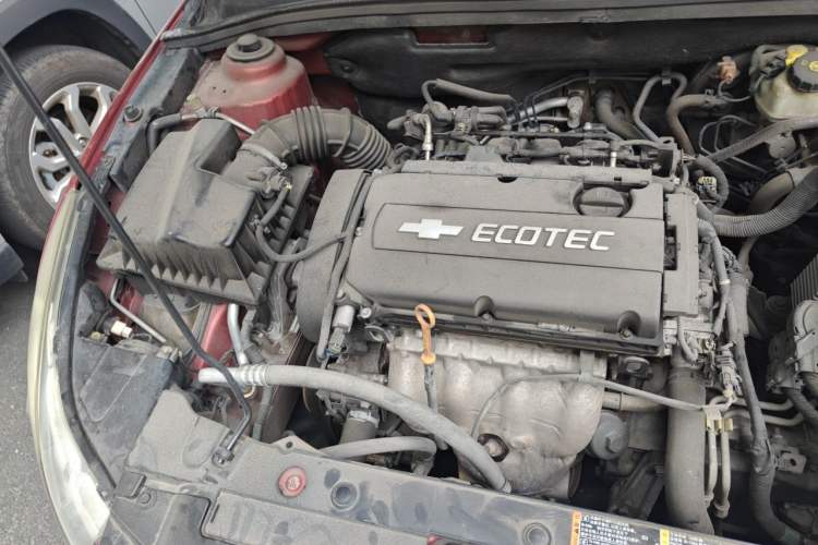 Used Chevrolet Cruze 2013 1.8L SE AT Engine Bay Right