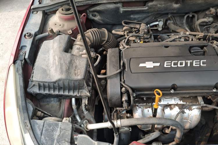 Used Chevrolet Cruze 2013 1.6L SE AT Engine Bay Right