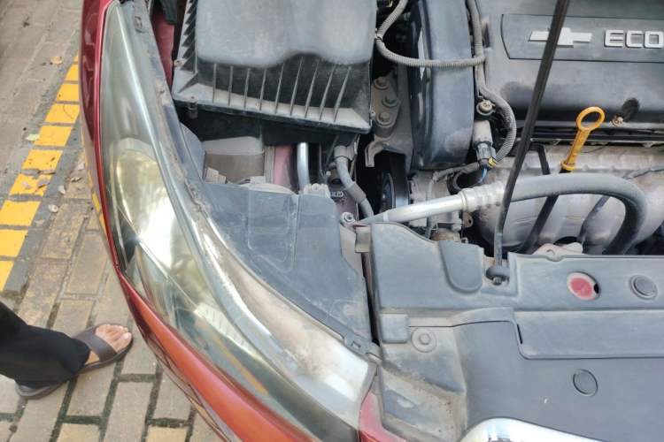 Used Chevrolet Cruze 2013 1.8L SE AT Engine Bay Right