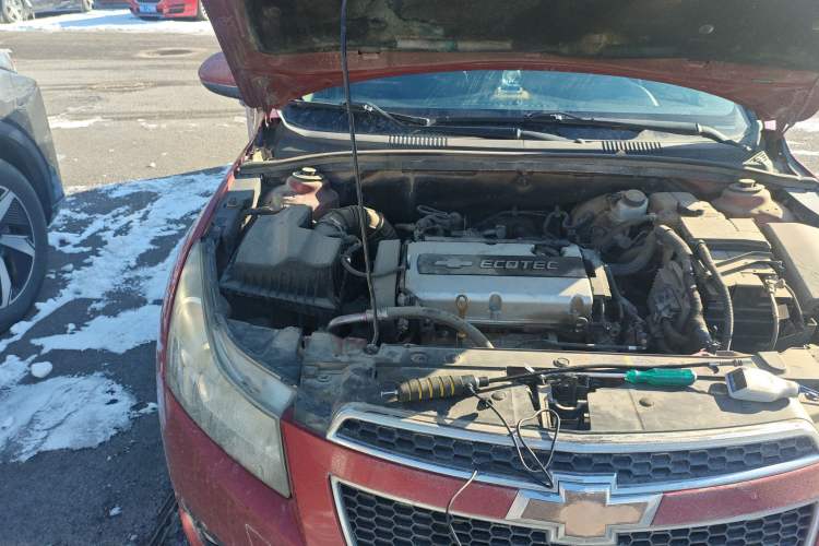 Used Chevrolet Cruze 2013 Hatchback 1.6L Manual Luxury Model Engine Bay Right
