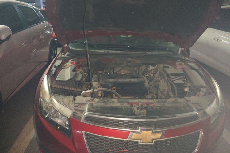 Used Chevrolet Cruze 2013 1.6L SL MT Engine Bay Right