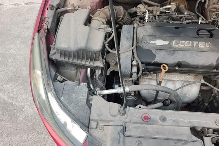 Used Chevrolet Cruze 2013 1.8L SE AT Engine Bay Right