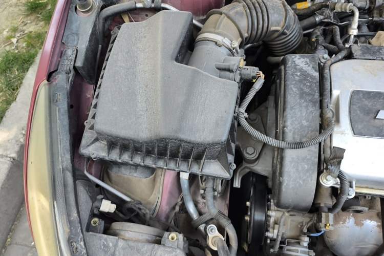 Used Chevrolet Cruze 2013 1.8L SE AT Engine Bay Right