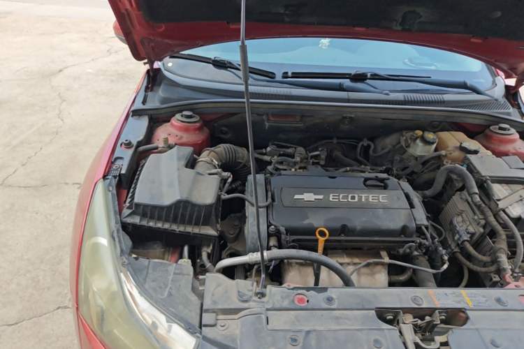 Used Chevrolet Cruze 2013 1.6L SE MT Engine Bay Right