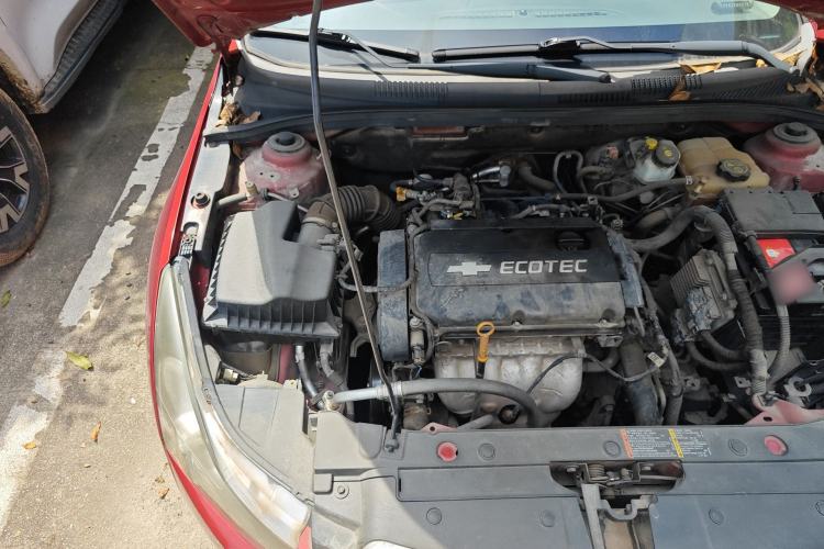 Used Chevrolet Cruze 2013 1.6L SE AT Engine Bay Right