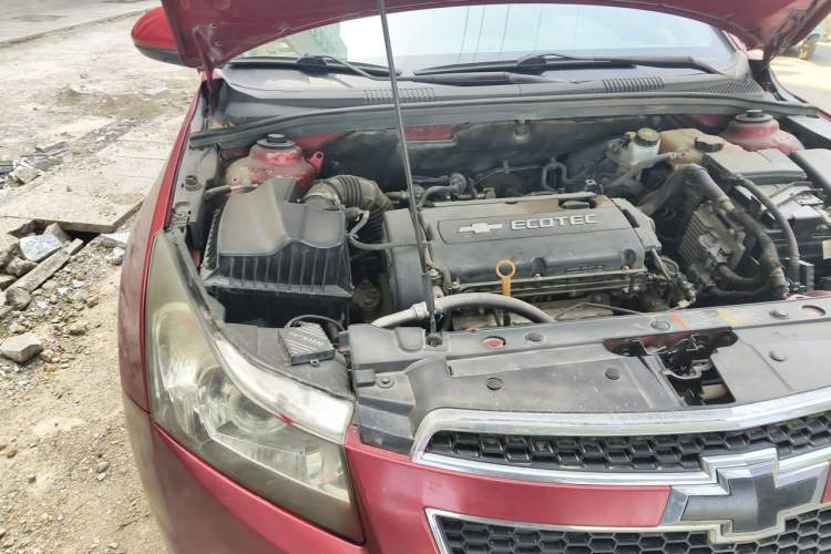 Used Chevrolet Cruze 2013 1.6L SE MT Engine Bay Right